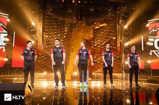 美国增派海军陆战队及军舰应对中东局势